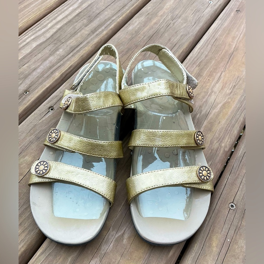 Comfy VIONIC sandals ⭐️⭐️⭐️